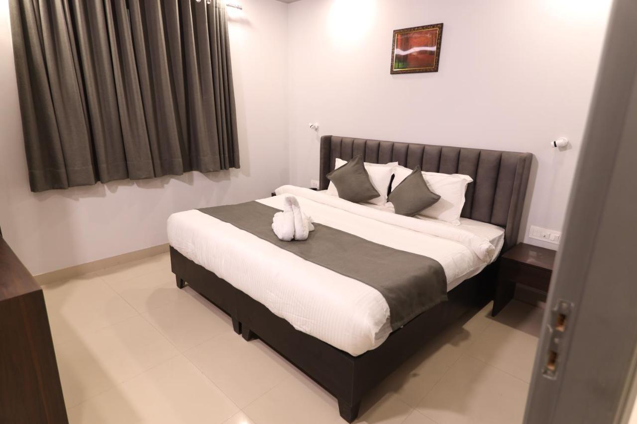 Nirpra Regency Otel Yeni Delhi Dış mekan fotoğraf