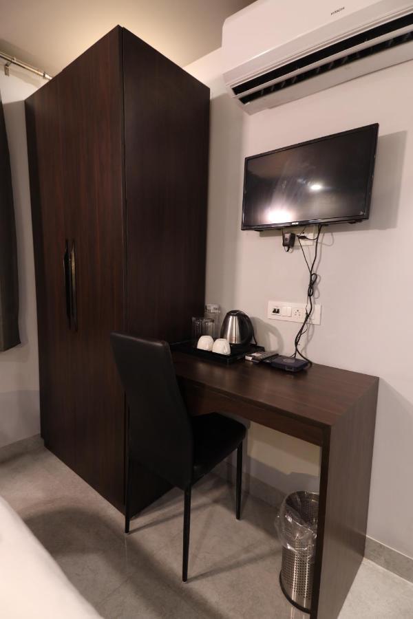 Nirpra Regency Otel Yeni Delhi Dış mekan fotoğraf