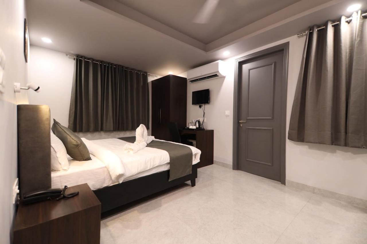 Nirpra Regency Otel Yeni Delhi Dış mekan fotoğraf