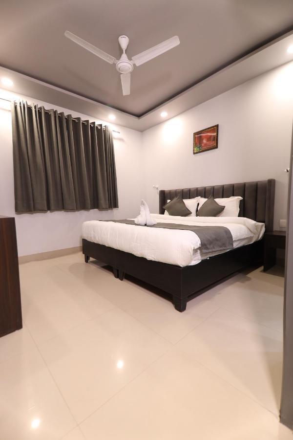 Nirpra Regency Otel Yeni Delhi Dış mekan fotoğraf