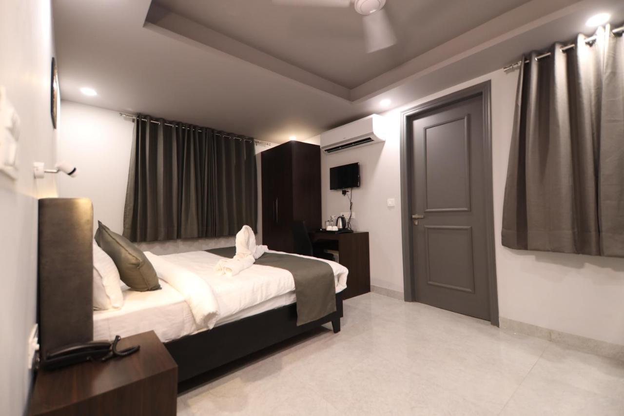 Nirpra Regency Otel Yeni Delhi Dış mekan fotoğraf